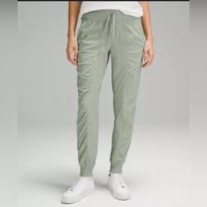 lululemon Dance Studio Mid-Rise Jogger Full Length Sz 4